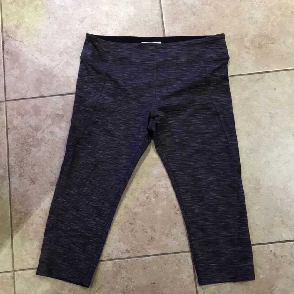 Forever 21 Active Capri-Style Leggings